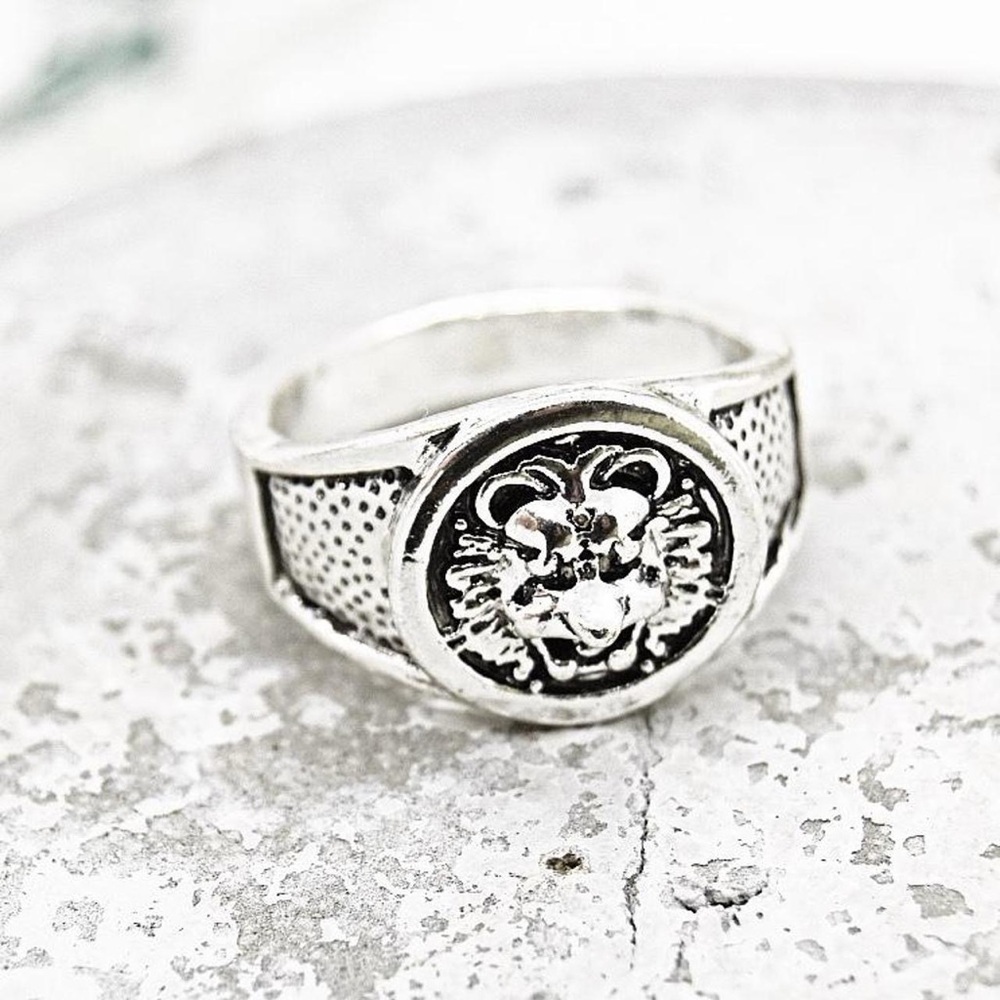 Lion Ring - Picture 5 of 6